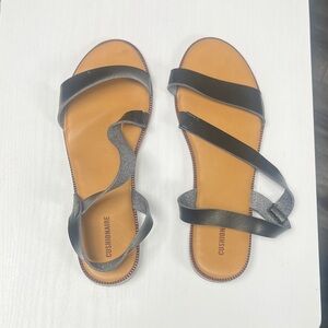 Cushionaire Women's Black and Tan Strappy Sandals